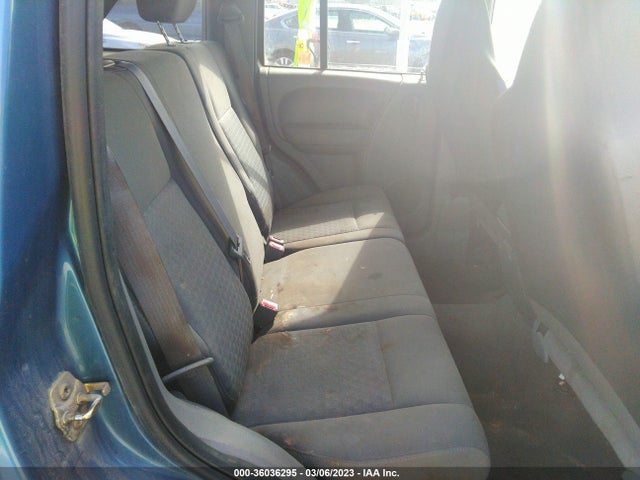 2005 JEEP LIBERTY SPORT VIN: 1J4GL48K05W695081