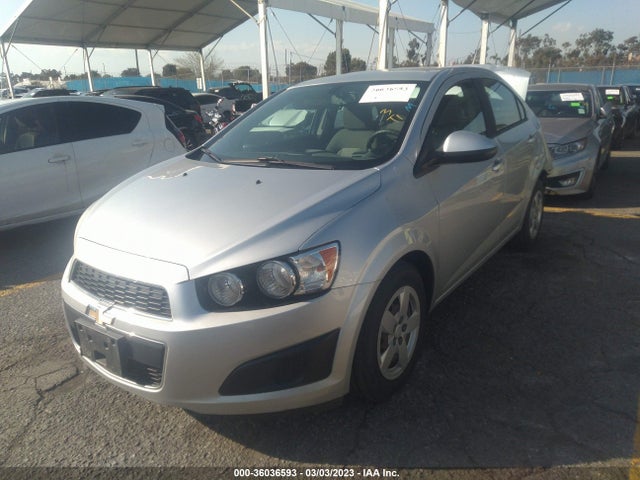 Chevrolet SONIC LS 2016 1G1JA5SG3G4146316 Image 2
