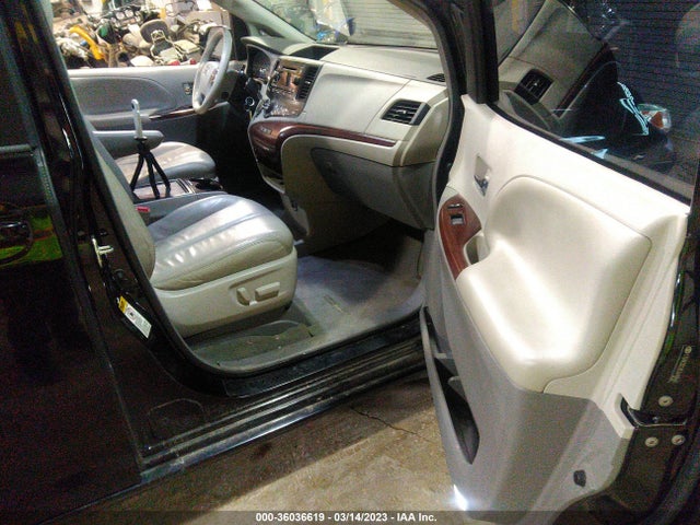 Toyota SIENNA XLE 2014 5TDYK3DCXES440640 Image 5