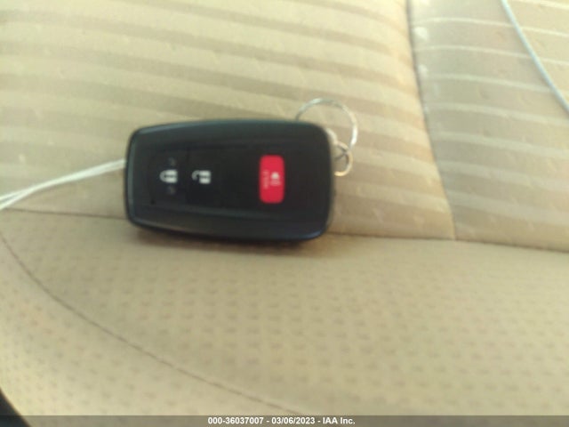 Toyota Prius Two/two Eco/three 2018 JTDKBRFU0J3083124 Image 3