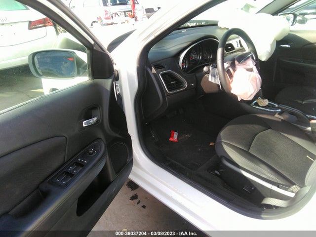 1C3CCBBB2EN137390 Chrysler 200 Touring