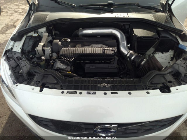 2016 Volvo V60, VIN: YV4612HM7G1004901