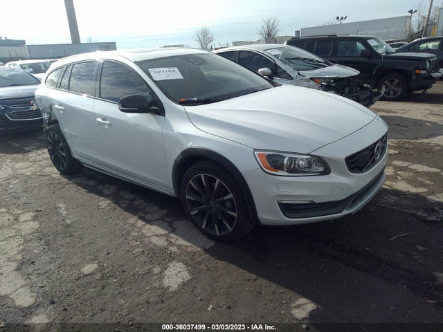 2016 Volvo V60, VIN: YV4612HM7G1004901