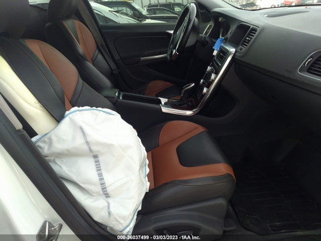 2016 Volvo V60, VIN: YV4612HM7G1004901