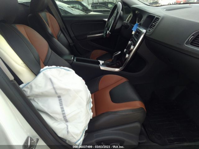 YV4612HM7G1004901 Volvo V60 Cross Country T5 Platinum