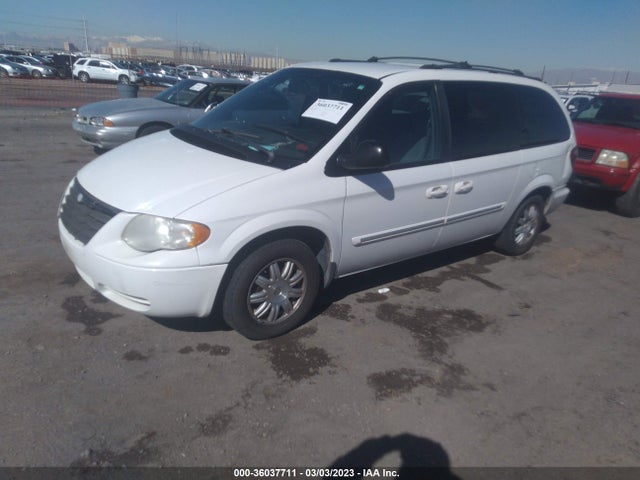 2C4GP54L55R124533 Chrysler Town & Country Touring