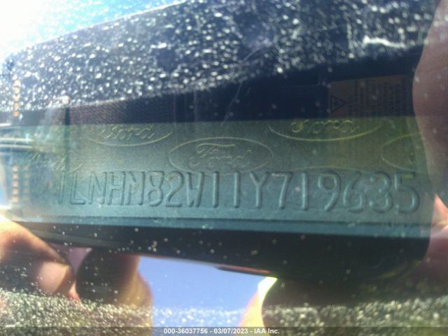 1LNHM82W11Y719635 Lincoln Town Car