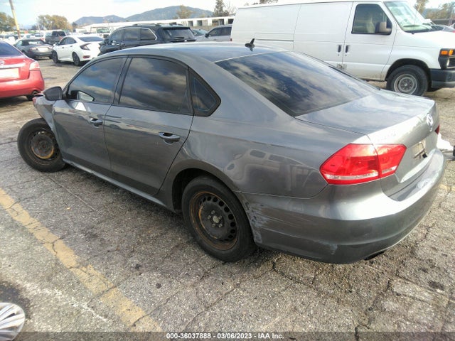 1VWAT7A30EC073918 Volkswagen PASSAT S