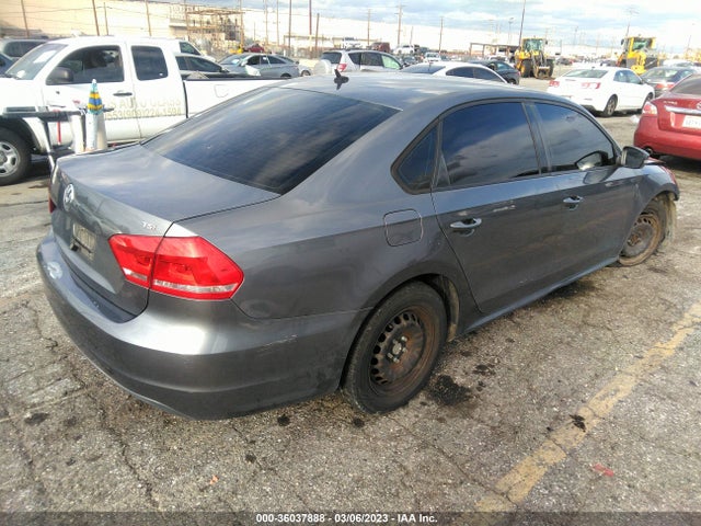 1VWAT7A30EC073918 Volkswagen PASSAT S