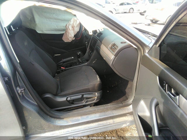 1VWAT7A30EC073918 Volkswagen PASSAT S