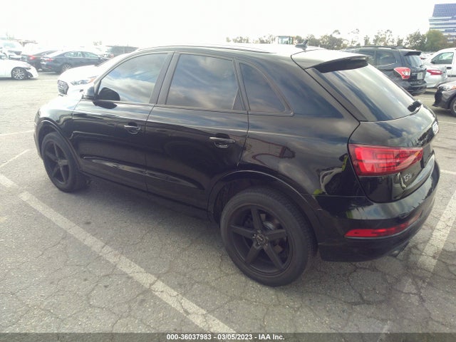 WA1BCCFS2HR008340 Audi Q3 PREMIUM