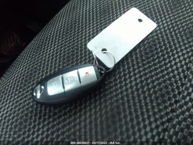 JN1BJ1CR0KW627046 Nissan Rogue Sport Sv