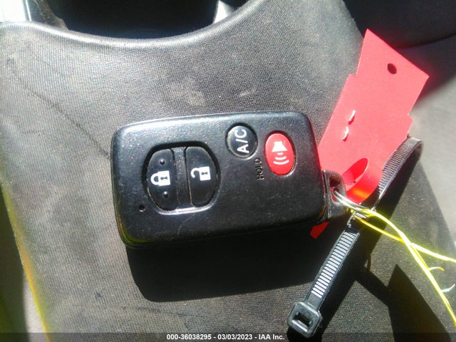 Toyota PRIUS PLUG-IN 2014 JTDKN3DP1E3060717 Image 3