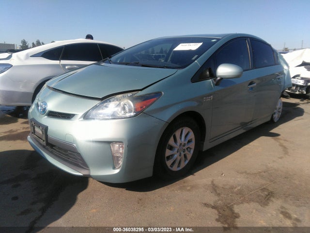 Toyota PRIUS PLUG-IN 2014 JTDKN3DP1E3060717 Image 2