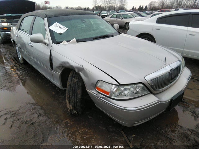 2003 LINCOLN TOWN CAR CARTIER VIN: 1LNHM83W03Y635596