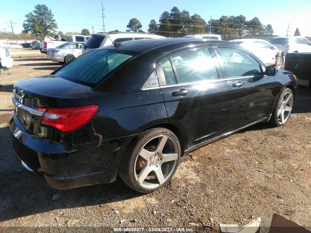 1C3CCBAB3DN641818 Chrysler 200 LX