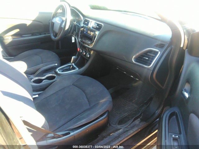 1C3CCBAB3DN641818 Chrysler 200 LX