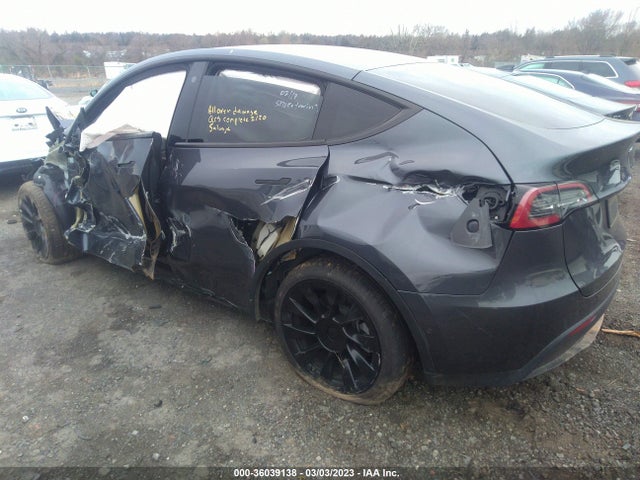 Tesla Model Y Long Range 2022 7SAYGDEE9NF385967 Image 5