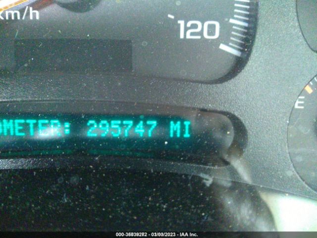 1GKEK13TX5J239380 GMC YUKON SLT