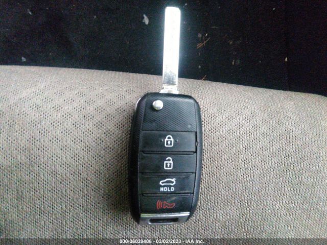 5XXGT4L35GG077166 KIA Optima Lx