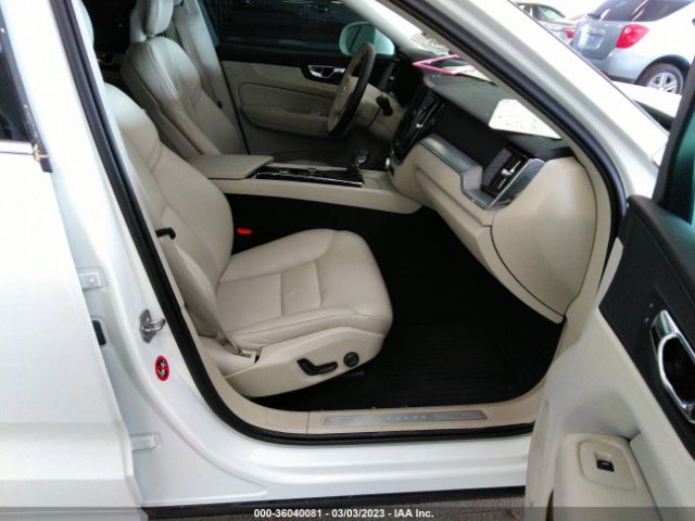 LYVA22RK2JB078931 Volvo Xc60 Momentum