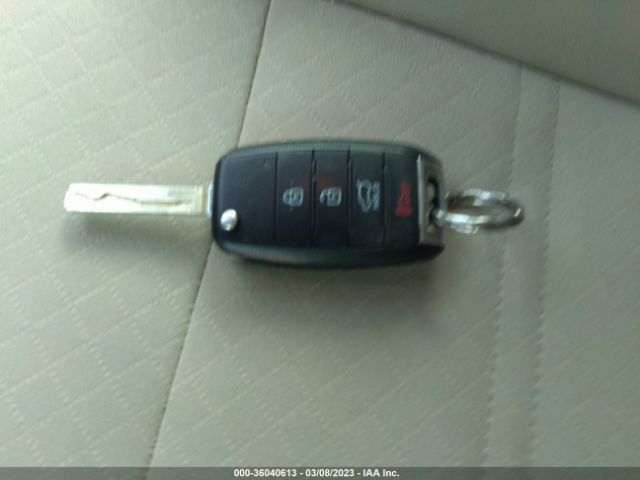5XYPG4A35GG113571 KIA SORENTO LX