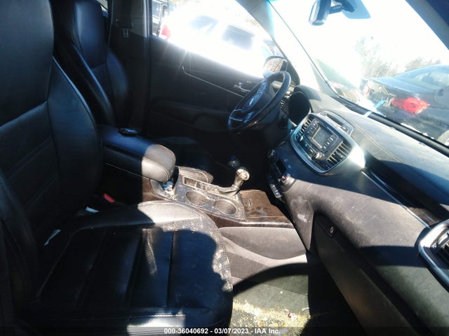 2016 KIA SORENTO EX VIN: 5XYPHDA52GG017881