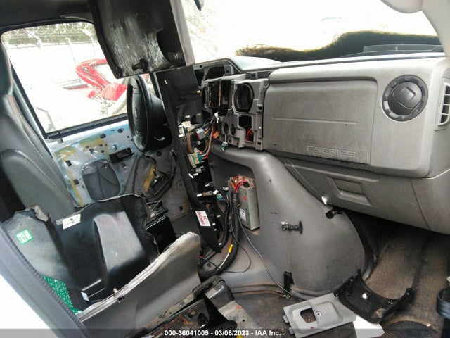 2011 FORD ECONOLINE CARGO VAN COMMERCIAL/RECREATIONAL VIN: 1FDSS3EL2BDA38702