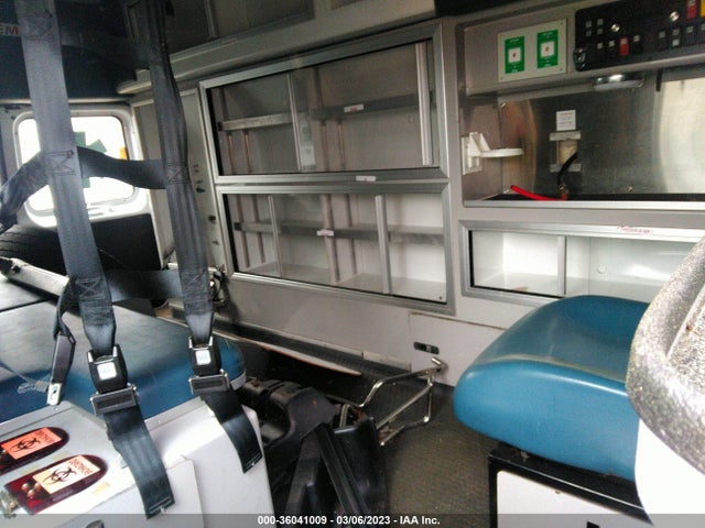 2011 FORD ECONOLINE CARGO VAN COMMERCIAL/RECREATIONAL VIN: 1FDSS3EL2BDA38702