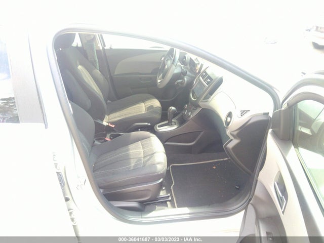 Chevrolet SONIC LT 2016 1G1JC5SB4G4173278 Image 6