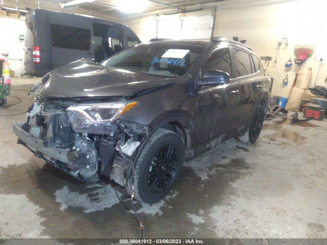 Toyota RAV4 LE 2018 2T3BFREV9JW849508 Image 2