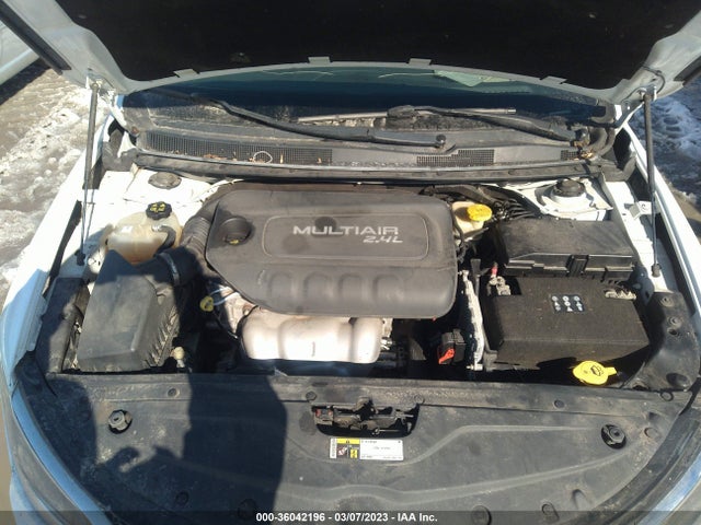 Chrysler 200 C 2015 1C3CCCCBXFN511556 Image 11