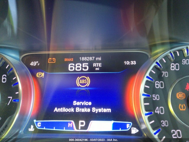 Chrysler 200 C 2015 1C3CCCCBXFN511556 Image 8