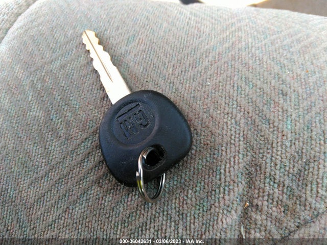 Chevrolet IMPALA 2004 2G1WF52E849117926 Image 3