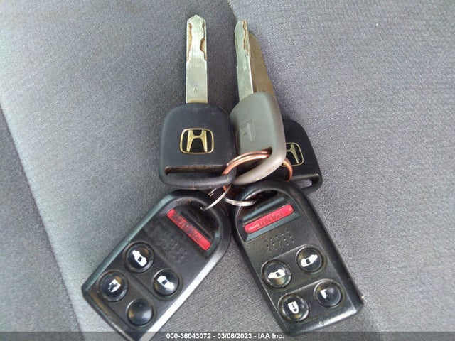 2006 HONDA ODYSSEY EX VIN: 5FNRL38476B055949