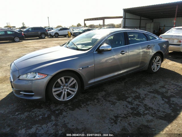 2012 JAGUAR XJ SAJWA2GB2CLV27133 Photo 1