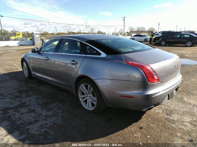 2012 JAGUAR XJ SAJWA2GB2CLV27133 Photo 2