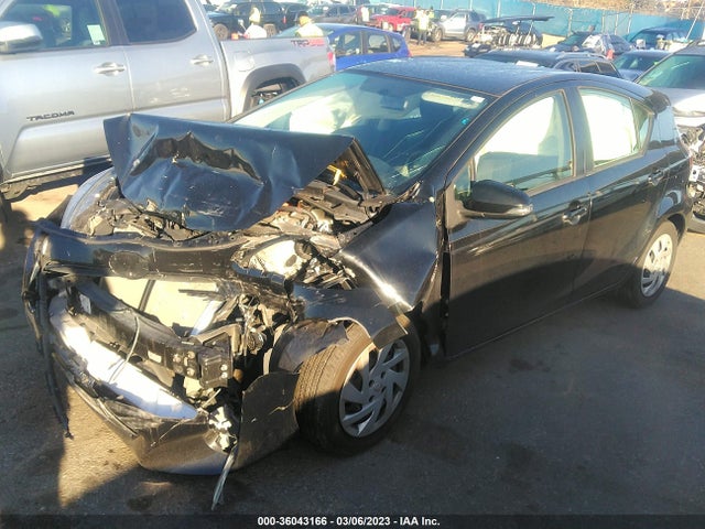 Toyota Prius C One/two/three/four 2015 JTDKDTB34F1109697 Image 2
