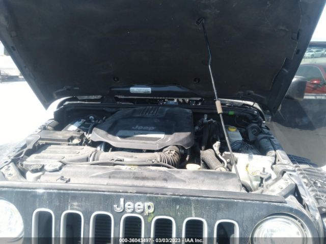 1C4BJWEG0HL579001 Jeep Wrangler Unlimited Sahara