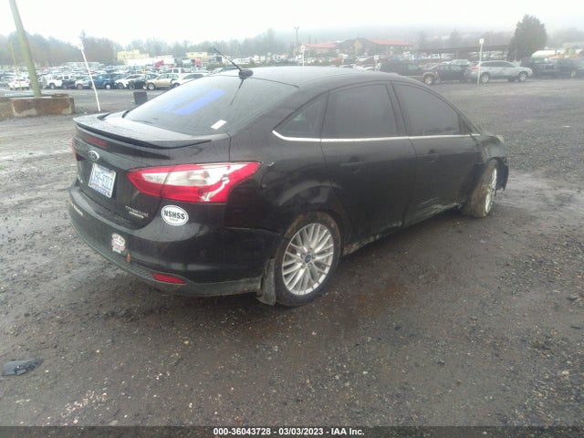 2014 FORD FOCUS TITANIUM VIN: 1FADP3J26EL102980
