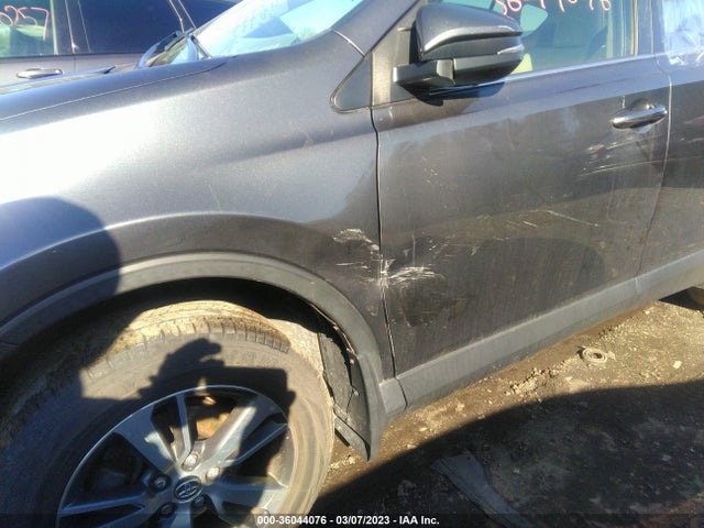 2018 TOYOTA RAV4 XLE/ADVENTURE VIN: JTMRFREV1JJ238451