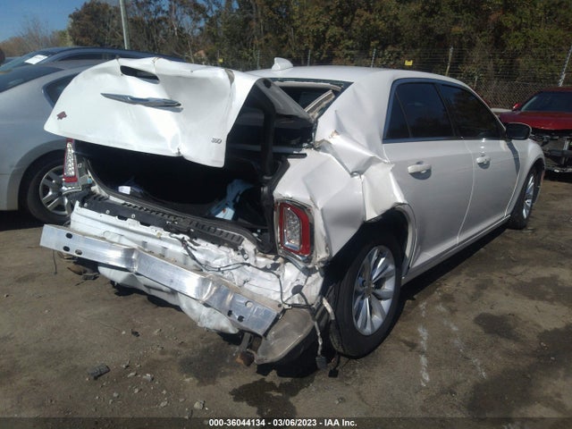 2C3CCAAG8FH930873 Chrysler 300 Limited