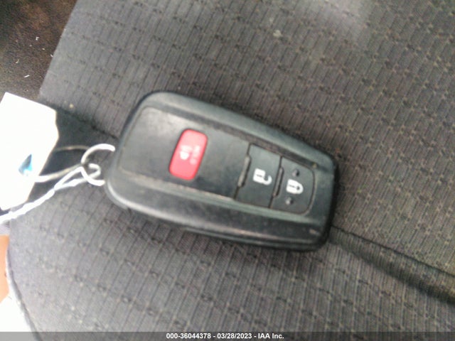 Toyota C-HR XLE 2018 NMTKHMBX7JR038146 Image 11