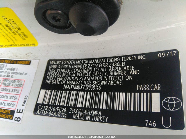 Toyota C-HR XLE 2018 NMTKHMBX7JR038146 Image 9