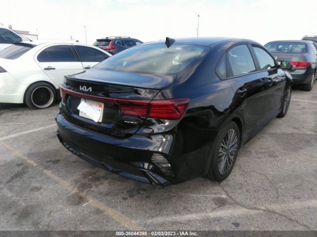 3KPF54AD1NE498213 KIA Forte Gt-line