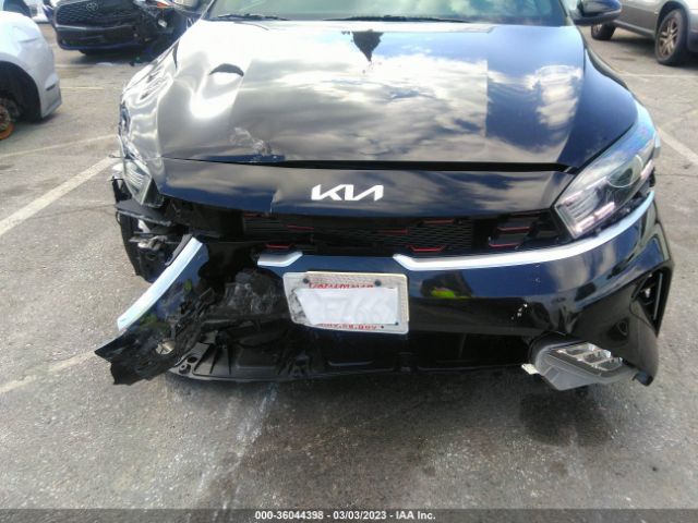 3KPF54AD1NE498213 KIA Forte Gt-line