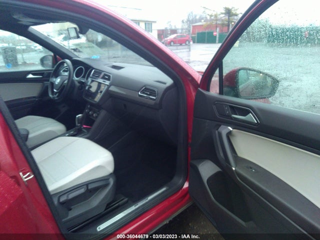 2018 VOLKSWAGEN TIGUAN SEL/SE VIN: 3VV3B7AX0JM156938