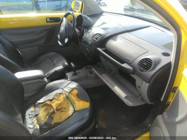 2005 VOLKSWAGEN NEW BEETLE COUPE GLS VIN: 3VWCK31C15M418280