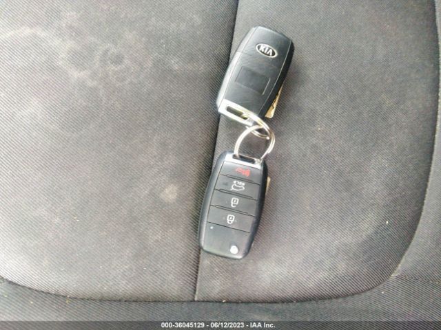 KNDJP3A5XG7299896 KIA SOUL +