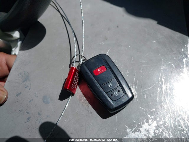 Toyota Prius Two 2016 JTDKBRFUXG3020573 Image 11
